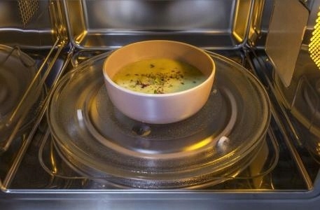 Kuchenka mikrofalowa Gorenje BM251SG2WG 25L 900W do zabudowy Biała Szkło 60