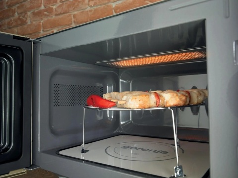 Kuchenka mikrofalowa wolnostojąca Gorenje MO4250CLB Retro Czarna