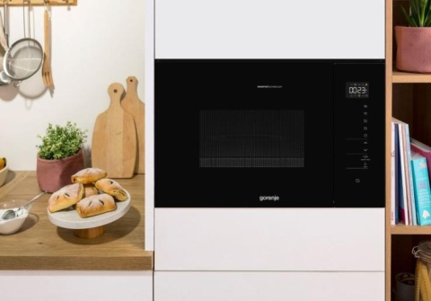 Kuchenka mikrofalowa Gorenje BMI251SG3BG 25l 900W czarna szkło 60cm
