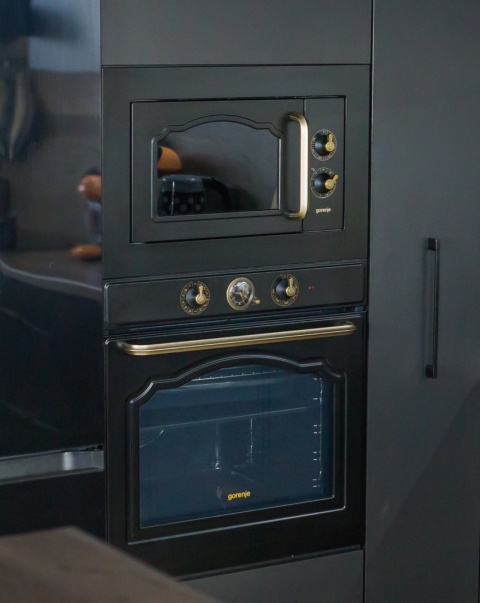Zestaw Gorenje Retro BOS67372CLB + GI6401CLBSC Czarny